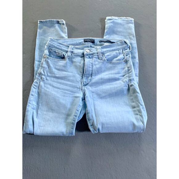 Banana Republic Denim - Banana Republic Mid Rise Light Wash Skinny Jeans 27